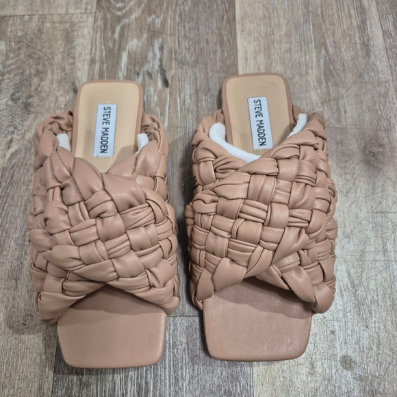 Women's Steve Madden Beige Slides Size 7 - Picture 1 of 9